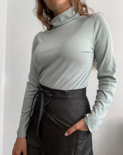 Ribbed Tencel longsleeve turtlenecks in the colour mint.