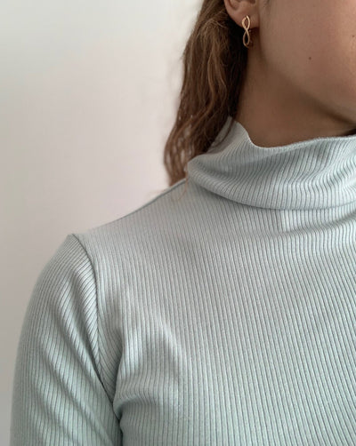 Ribbed Tencel longsleeve turtlenecks in the colour mint.