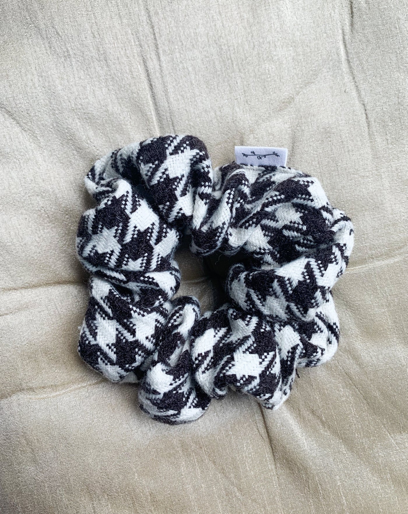 Reclaimed houndstooth scrunchie handmade in Vancouver, Canada.